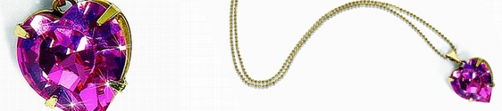 Pampili presenteia consumidoras com pingente Swarovski
