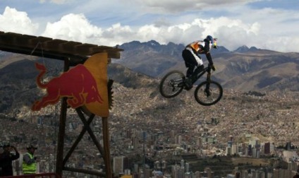 Bernardo Cruz competes during Red Bull Descenso del Condor in La Paz, Bolivia on October 26th, 2012 // Gustavo Cherro/Red Bull Content Pool // P-20121029-00209 // Usage for editorial use only // Please go to www.redbullcontentpool.com for further information. //