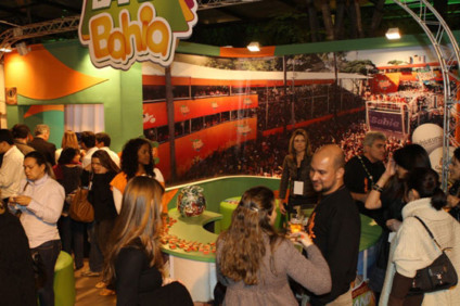 Plural leva camarote baiano para estande da Band em SP