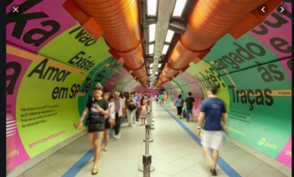Spotify transforma metrô de São Paulo em túnel do tempo