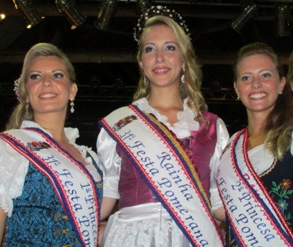 Michele Daiane Utech é rainha da 31ª Festa Pomerana