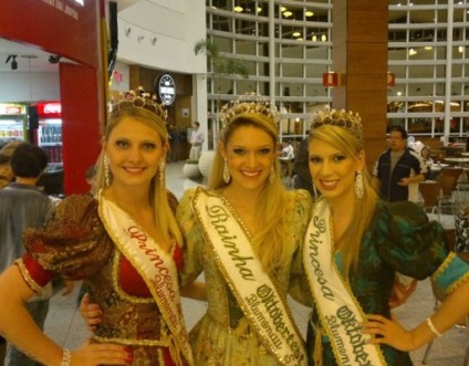 Rainha e princesas da Oktoberfest no Park Europeu