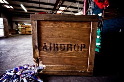 Red Bull desceu de para-quedas em universidades