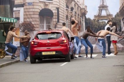 Test-drive da Renault transforma Reino Unido em Paris