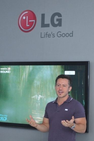 Rick Bonadio atesta novo home theater da LG