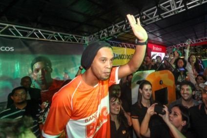Ronaldinho Gaúcho marca presença na Festa do Servidor 