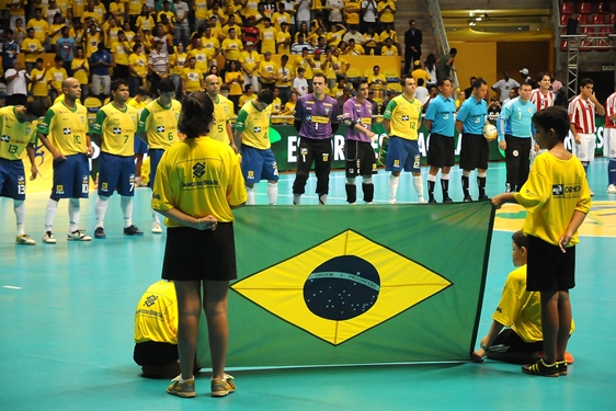 24/03/13 – II Circuito Sul-Americano de Futsal. Arena Sabiazinho – Uberlândia, MG. Brasil x xParaguai Foto Luciano Bergamaschi CBFS