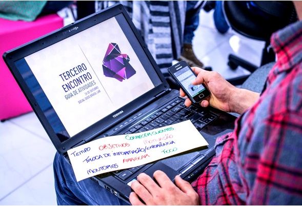 O foco do evento é ensinar os brasileiros a usarem a tecnologia em prol dos problemas do país (Foto By: Acontecendo Aqui).