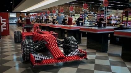 TNT Energy Drink recria Ferrari e leva à Itália