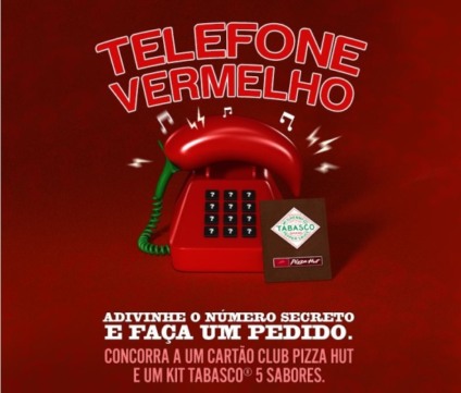 The Aubergine Panda cria "Telefone Vermelho"