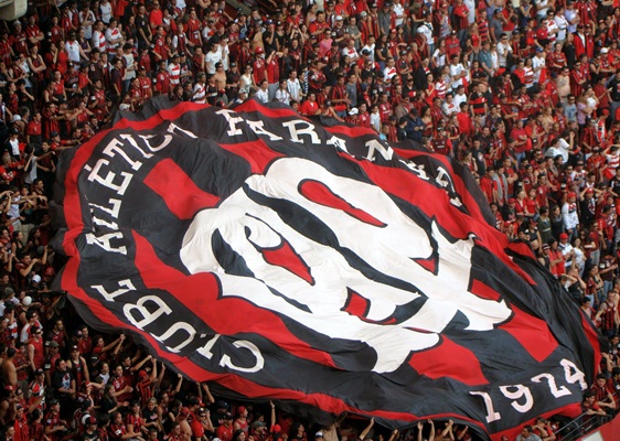 Atlético-PR mantém Coca-Cola na camisa por quatro jogos