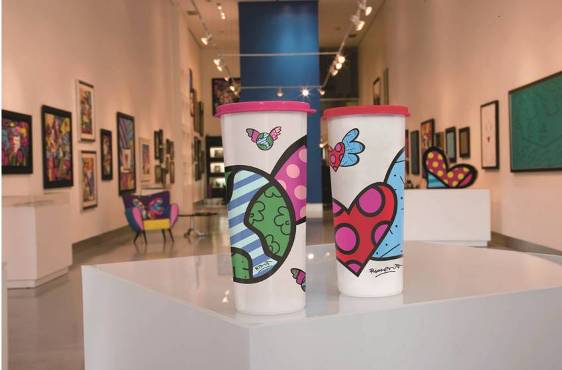 Tupperware fecha parceria com Romero Britto