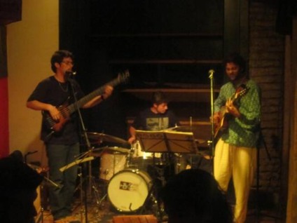 Feira de Quintal recebe trio de jazz