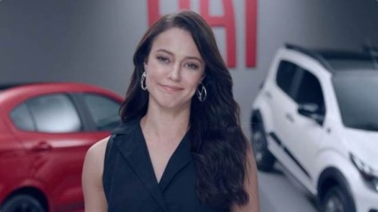 Paolla Oliveira se despede da Fiat