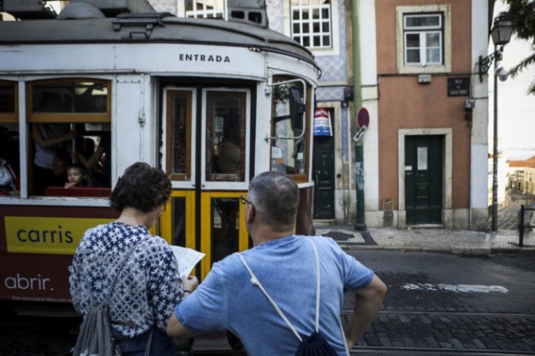 Facebook lança 1º guia turístico feito por grupos da rede