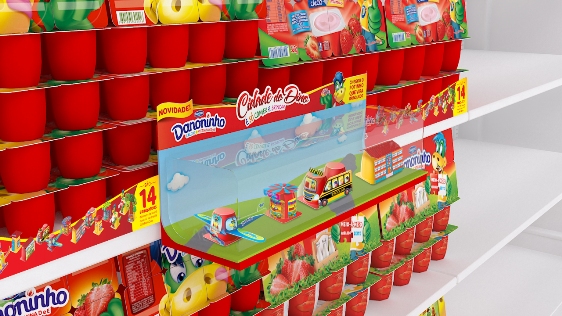 Vitrina dos brinquedos de Danoninho no ponto de venda.
