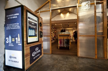 Corona troca plástico reciclável por cerveja