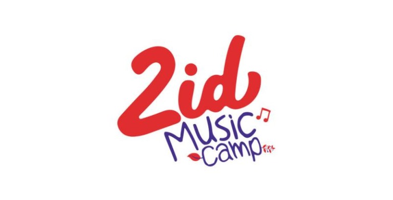 2iD une música e diversão em 'Acampamento em casa'