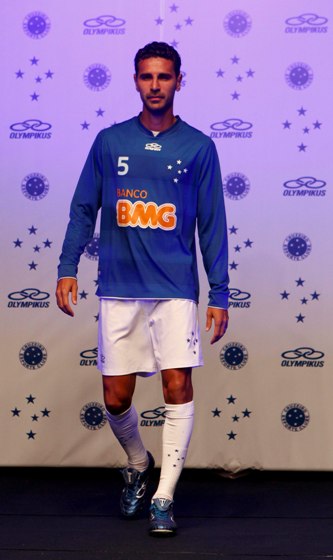 Olympikus ganha mercado no futebol e chega ao Cruzeiro 