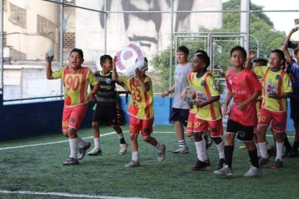 Projeto Arena Bela Vista usa o futebol para mudar vida de crianças
