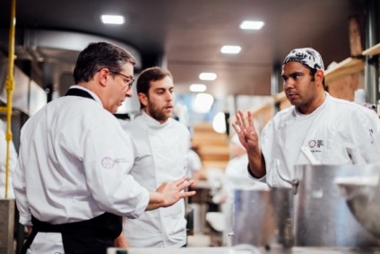 Abrasel e Gastronomia realizam o "Adote um Cozinheiro"