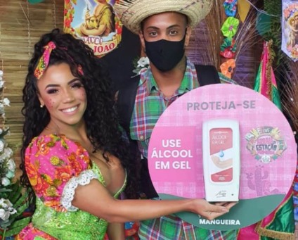 Social e Soluções e Mangueira criam 'Momento Álcool em Gel'