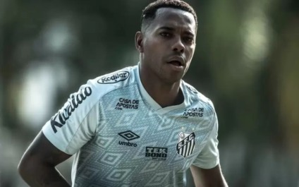Santos rompe contrato com Robinho