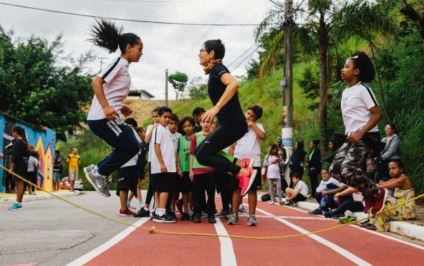 Nike celebra 20 anos de projeto que une crianças e esporte