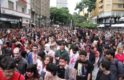 PR – ZOMBIE WALK/CURITIBA – CIDADES – Populares caracterizados como zumbis participam da parada Zombie Walk, uma das atrações do Psycho Carnival, em Curitiba, neste domingo (6), Paraná, que teve concentração na Praça Osório, conhecida como Boca Maldita. 06/03/2011 – Foto: ANDRÉ RODRIGUES/AE/AE
