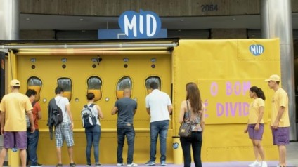 "O bom é dividir": máquina de refrescos interativa reforça posicionamento de MID