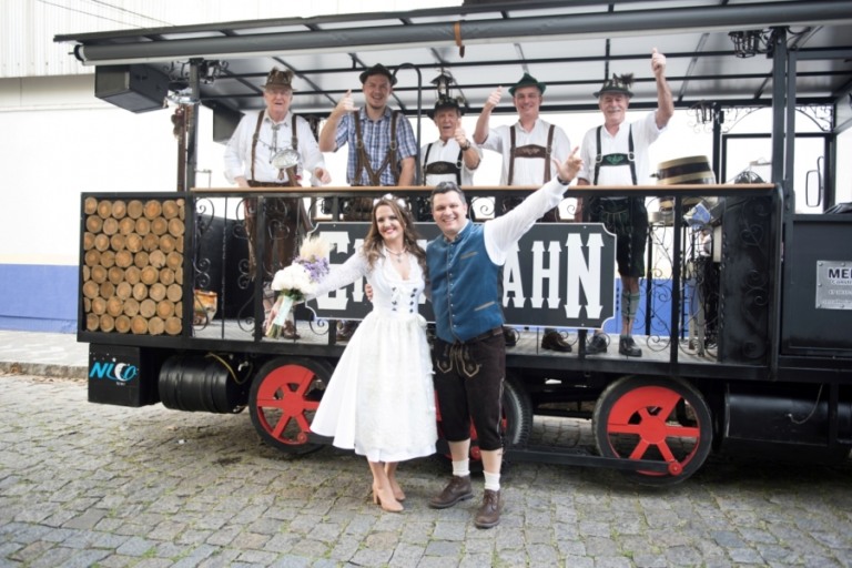 Casamento em estilo alemão movimenta Blumenau