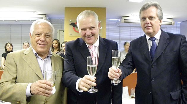 William Périco assume presidência da Abav-SP