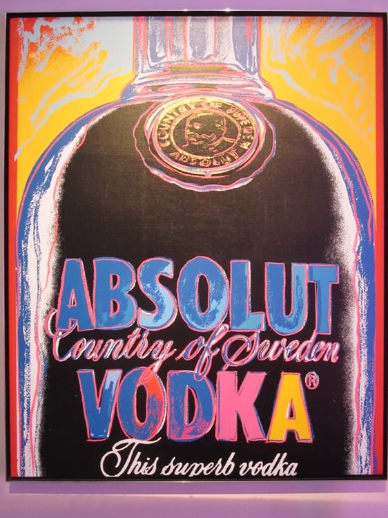 Andy Warhol volta a estampar garrafas da Absolut 