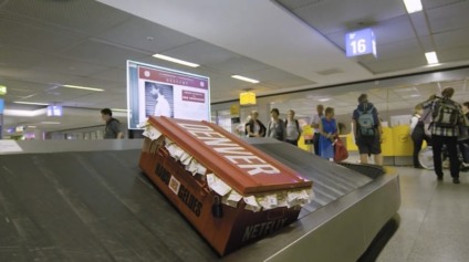 Malas cheias de dinheiro surpreendem passageiros em Frankfurt