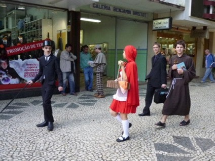 Personagens da literatura infantil invadem Criciúma