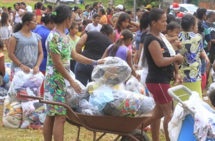 Altos da Glória vive dia de festa com doações
