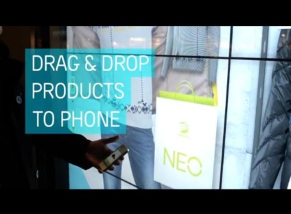 Adidas revoluciona as compras com display interativo