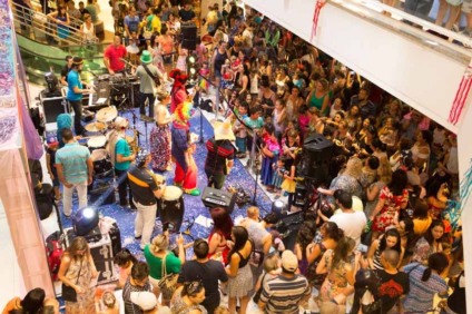 Fulze Live Marketing promove bailinho de carnaval para as crianças no Shopping Mueller