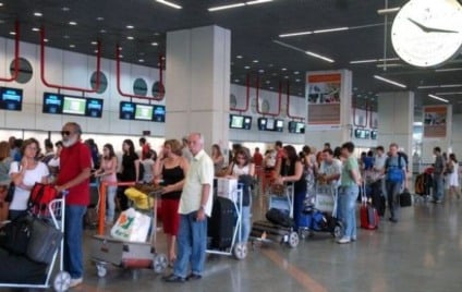 Com tarifa menor, brasileiro viaja mais de avião