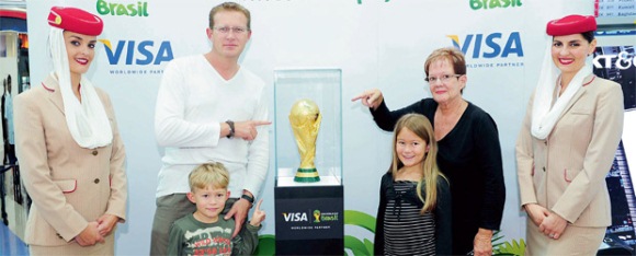 Emirates e Visa levam troféu da Copa do Mundo a Dubai