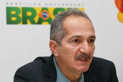 Aldo Rebelo, Brazilian Sport Minister attends a press conference in London, on August 13, 2012, reviewing the London 2012 Olympics, ahead of the 2014 FIFA World Cup and Rio 2016 Olympic Games. AFP PHOTO / JUSTIN TALLIS