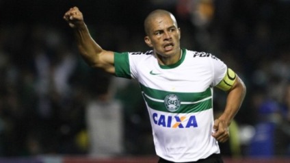 Evento celebra patrocínio da Penalty a Alex