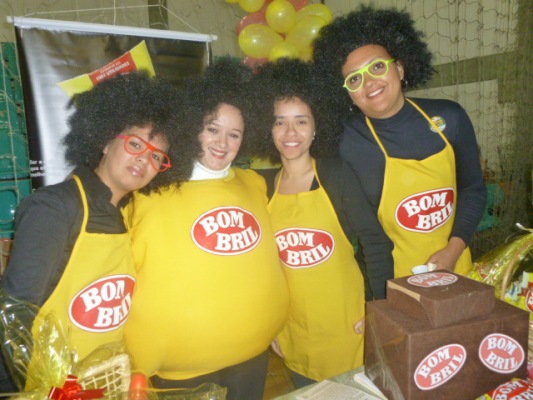 Estudantes da UniÍtalo na edição 2013 da Feira de Marketing.