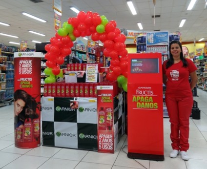 Attach Eventos ativa a linha Fructis Apaga Danos em PDVs