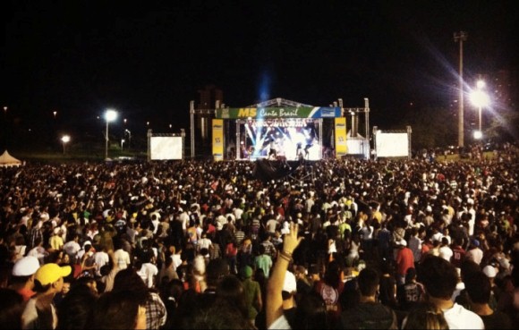 NX Zero e Haiwanna sobem ao palco do MS Canta Brasil