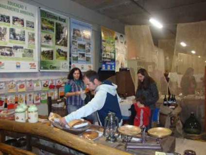 Feira de produtos coloniais no Farol