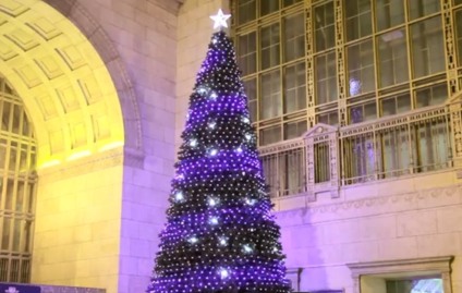 Tweets ativam luzes em árvore de natal no Canadá