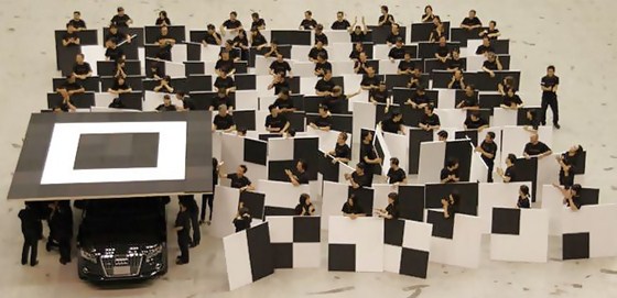 Audi Japão com mega QR Code 