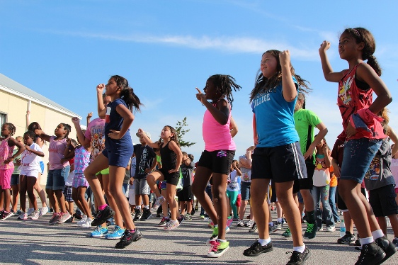 Top One Club leva a Zumba ao parque