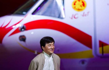 Jackie Chan vai promover Embraer na Ásia